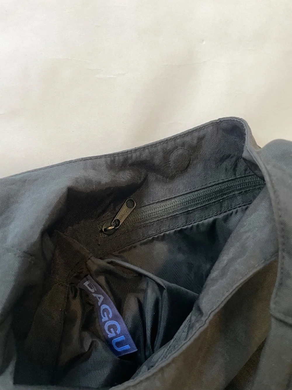 Baggu Small Nylon Sling Bag in Black, Adjustable Shoulder Purse